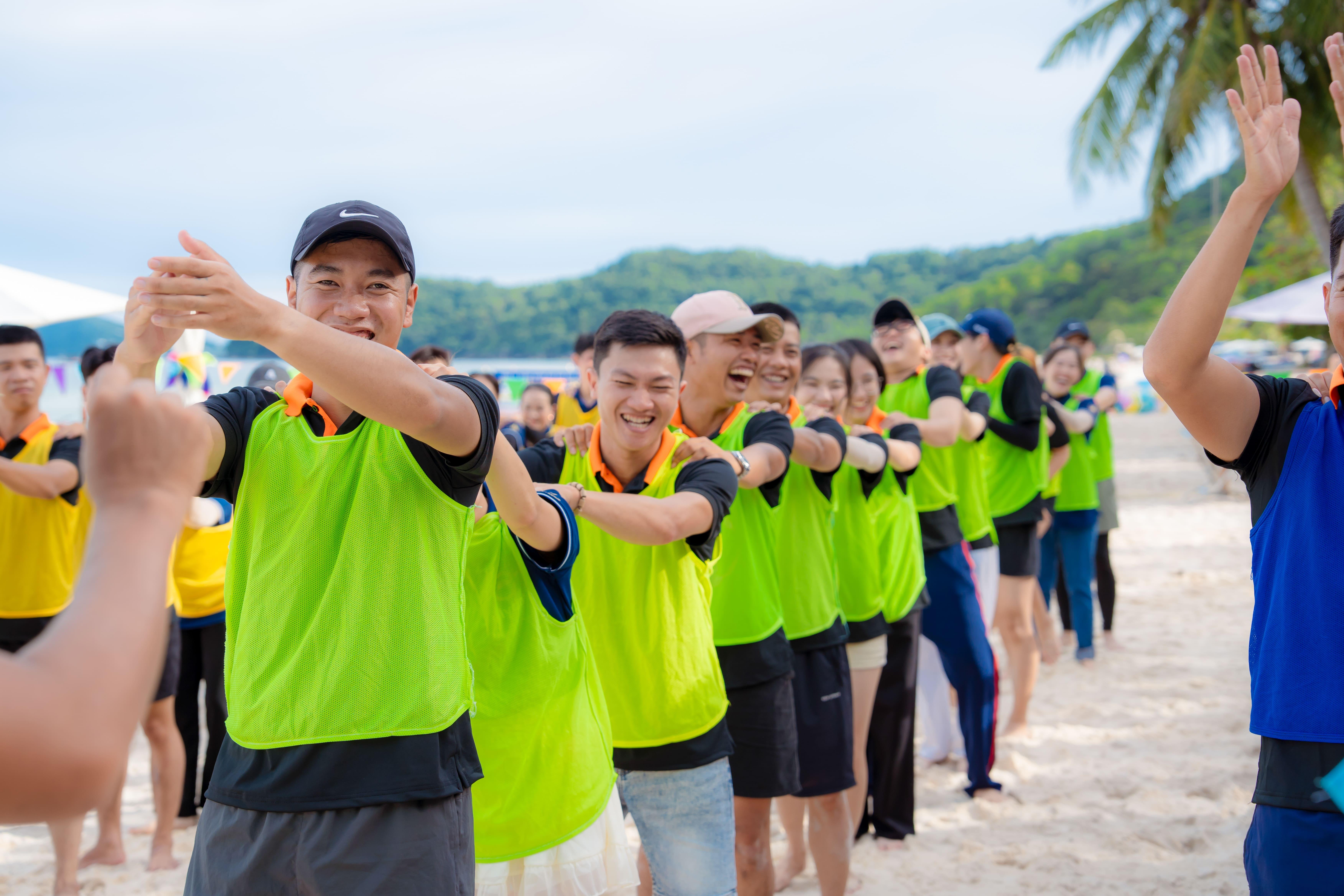 Đội hình ăn mừng – Elyday Teambuilding