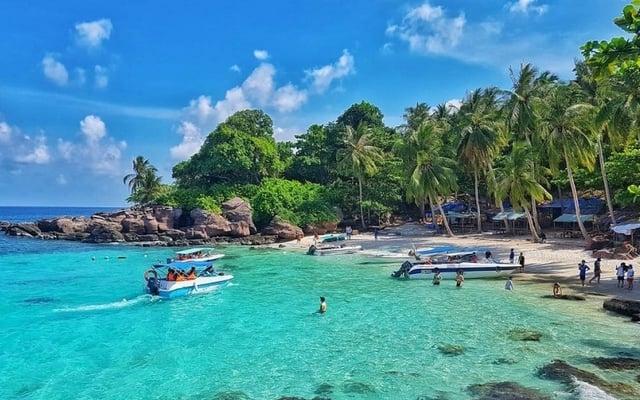 View Hòn Dăm - Biển xanh