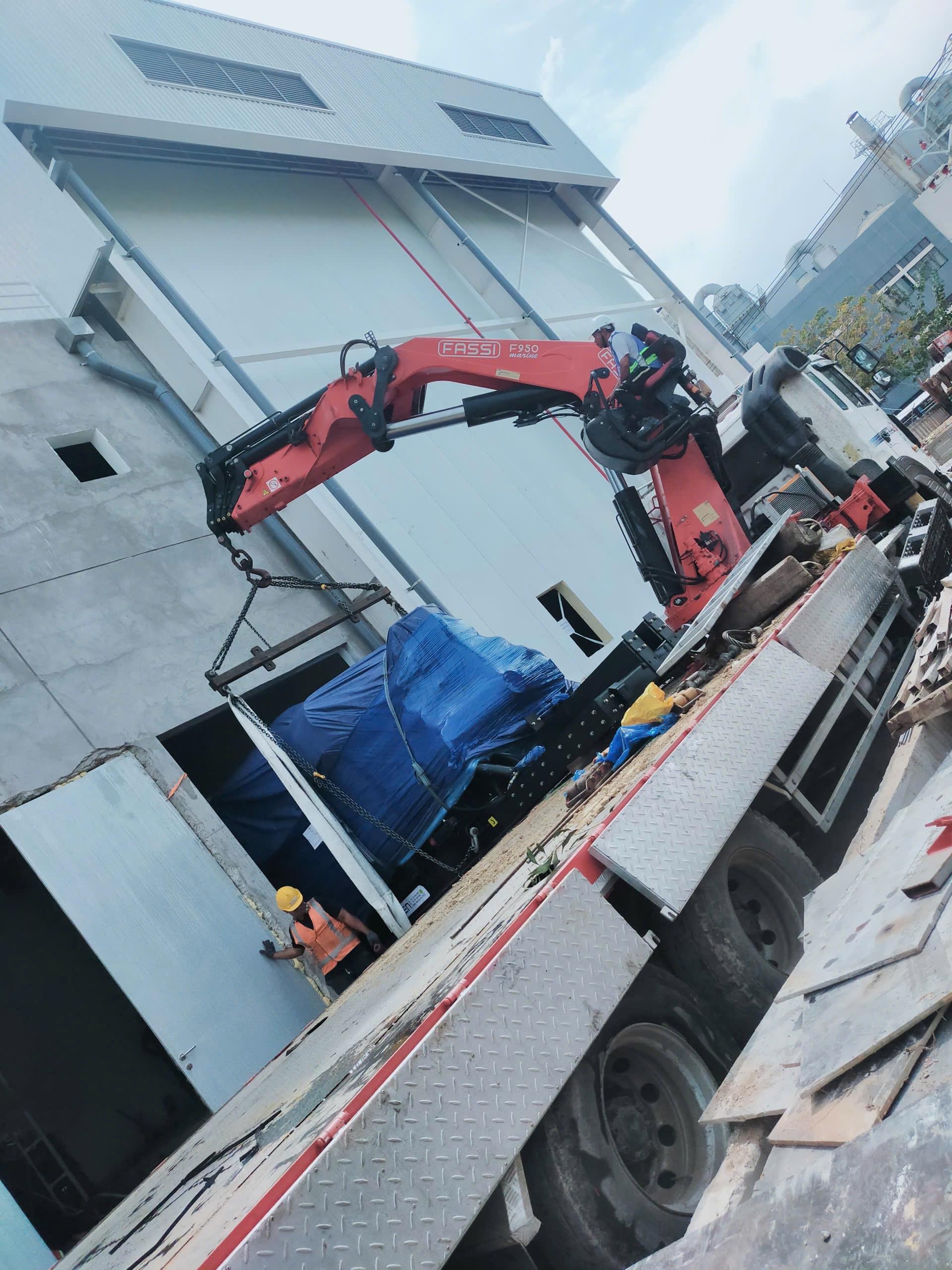 Xe tải cẩu hàng TP.HCM - hình 3