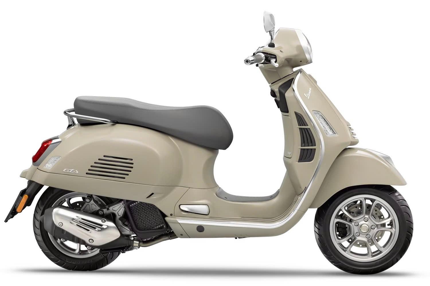 Vespa GTS Classic 150 BE (Beige Sabbia)