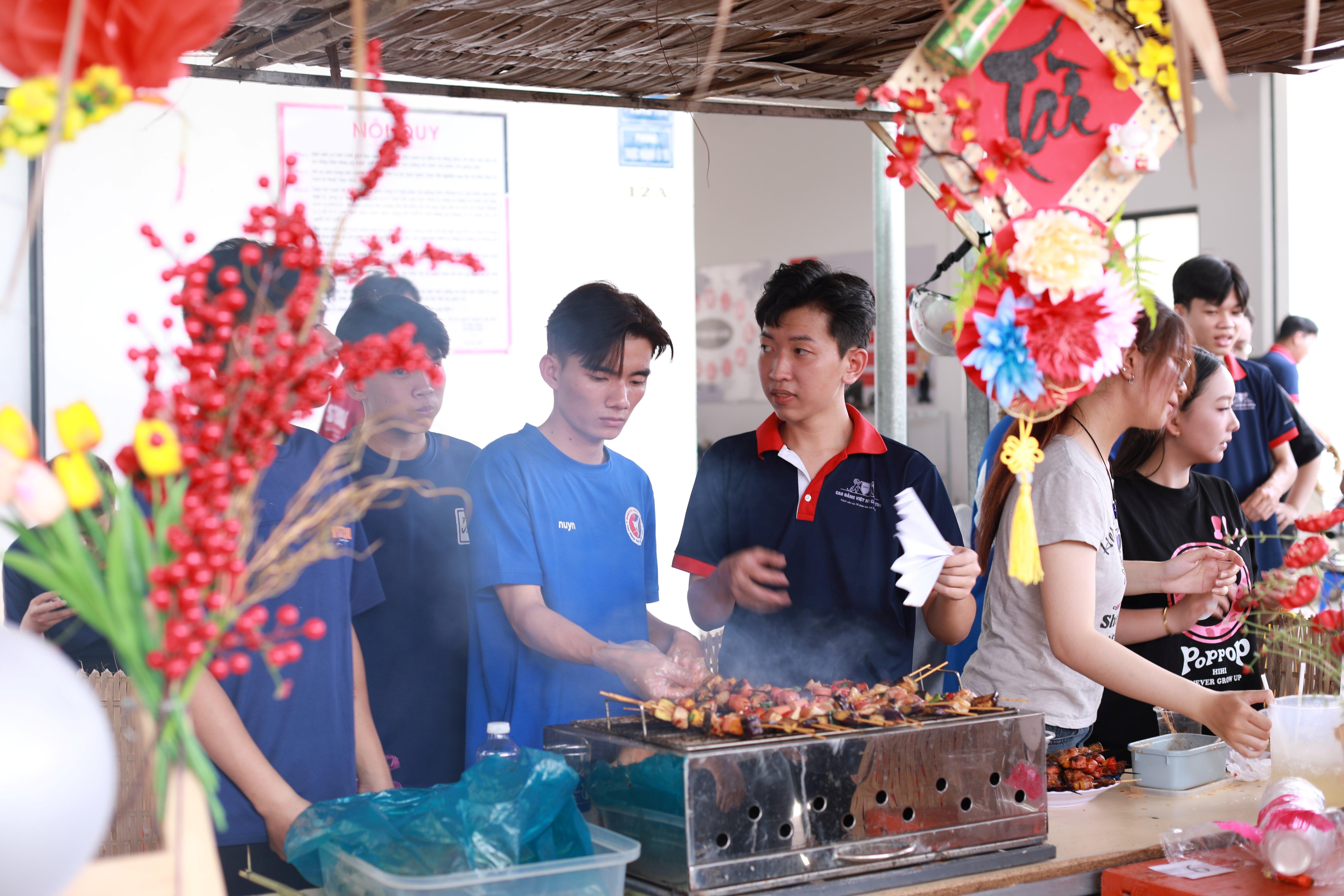 Chợ quê Việt Mỹ