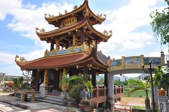 Hai tượng rồng tại Chùa Khánh Vân