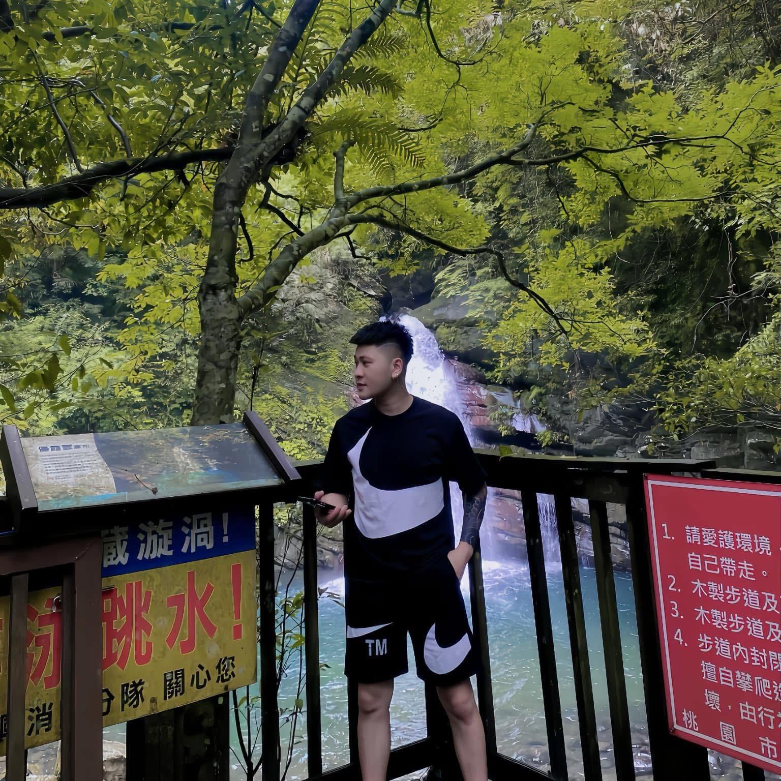 Hà Tuấn Long (Quản Lí & Điều Hành)