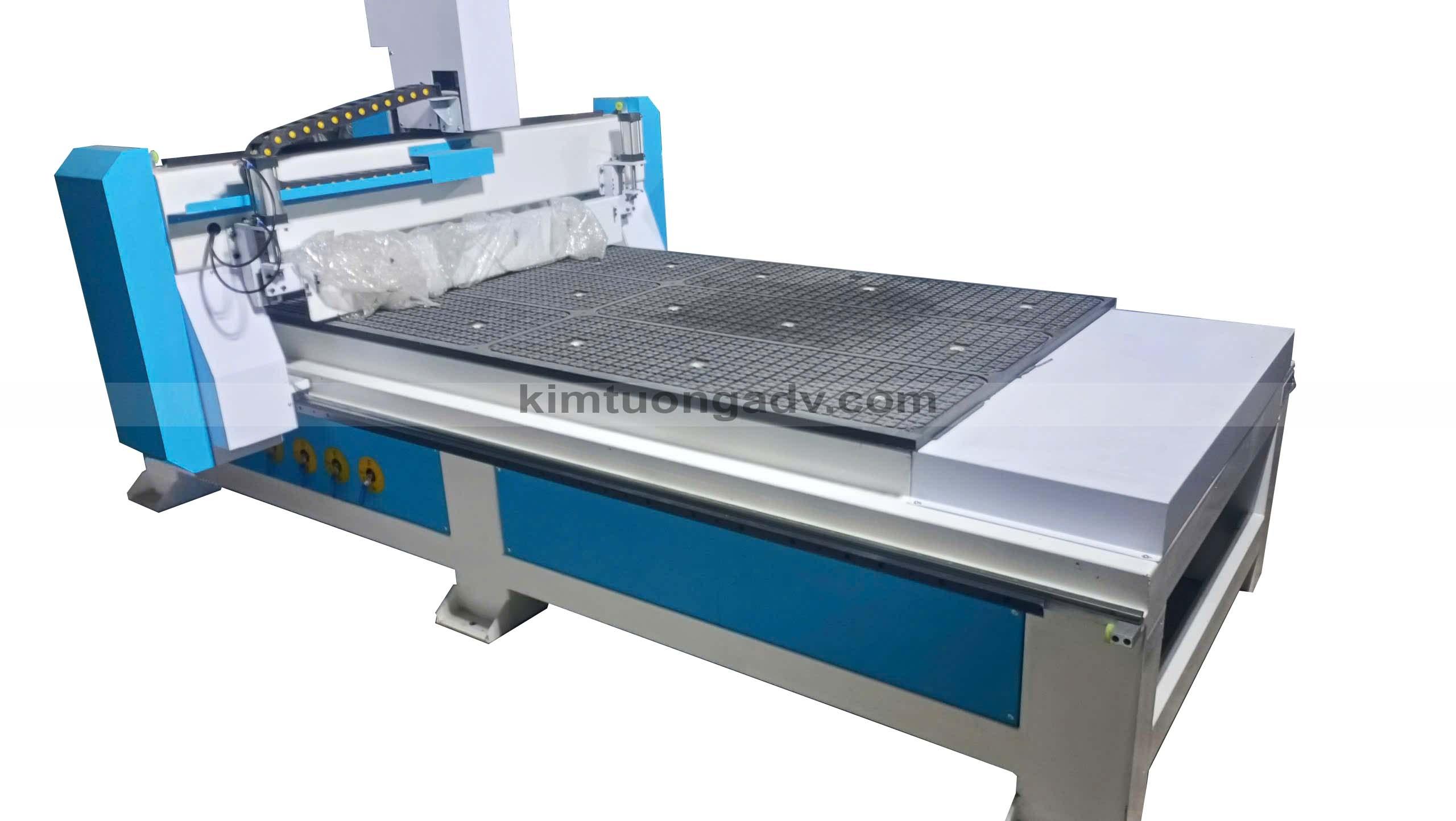 may-cnc-1325-1-dau-ban-hut-chan-khong-kimtuongadv