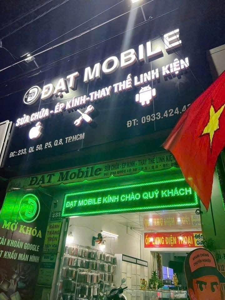 Cửa hàng Đạt Mobile chuyên sửa chữa ép kính