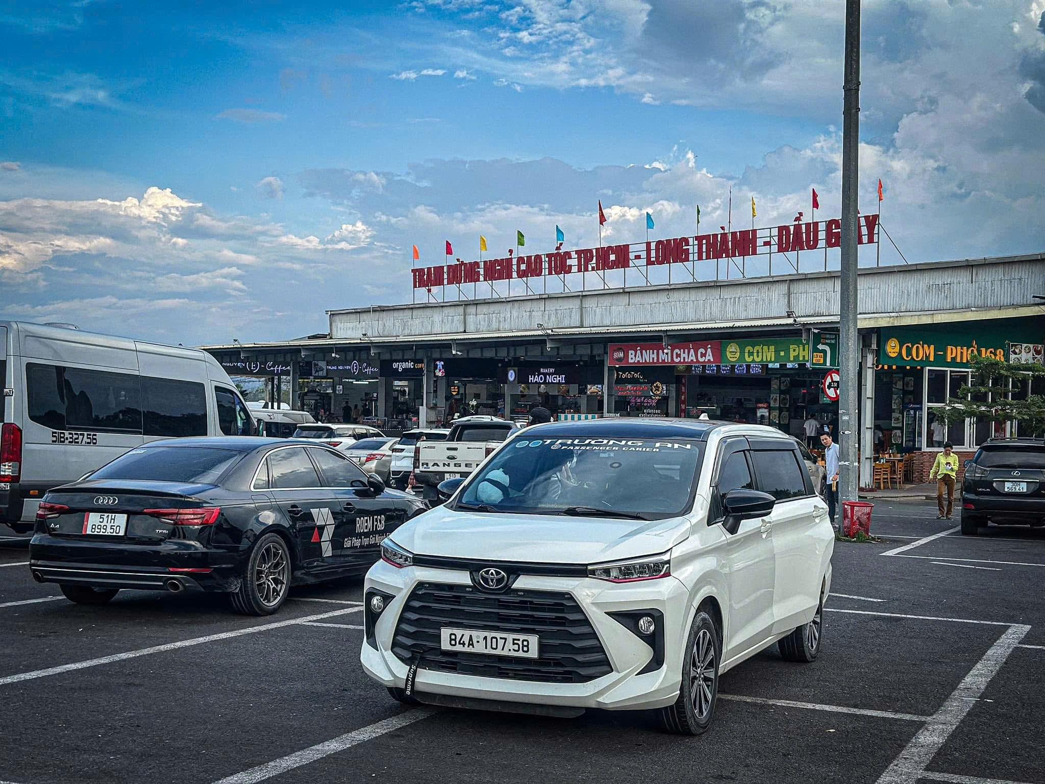 Xe SUV Trường An Trà Vinh