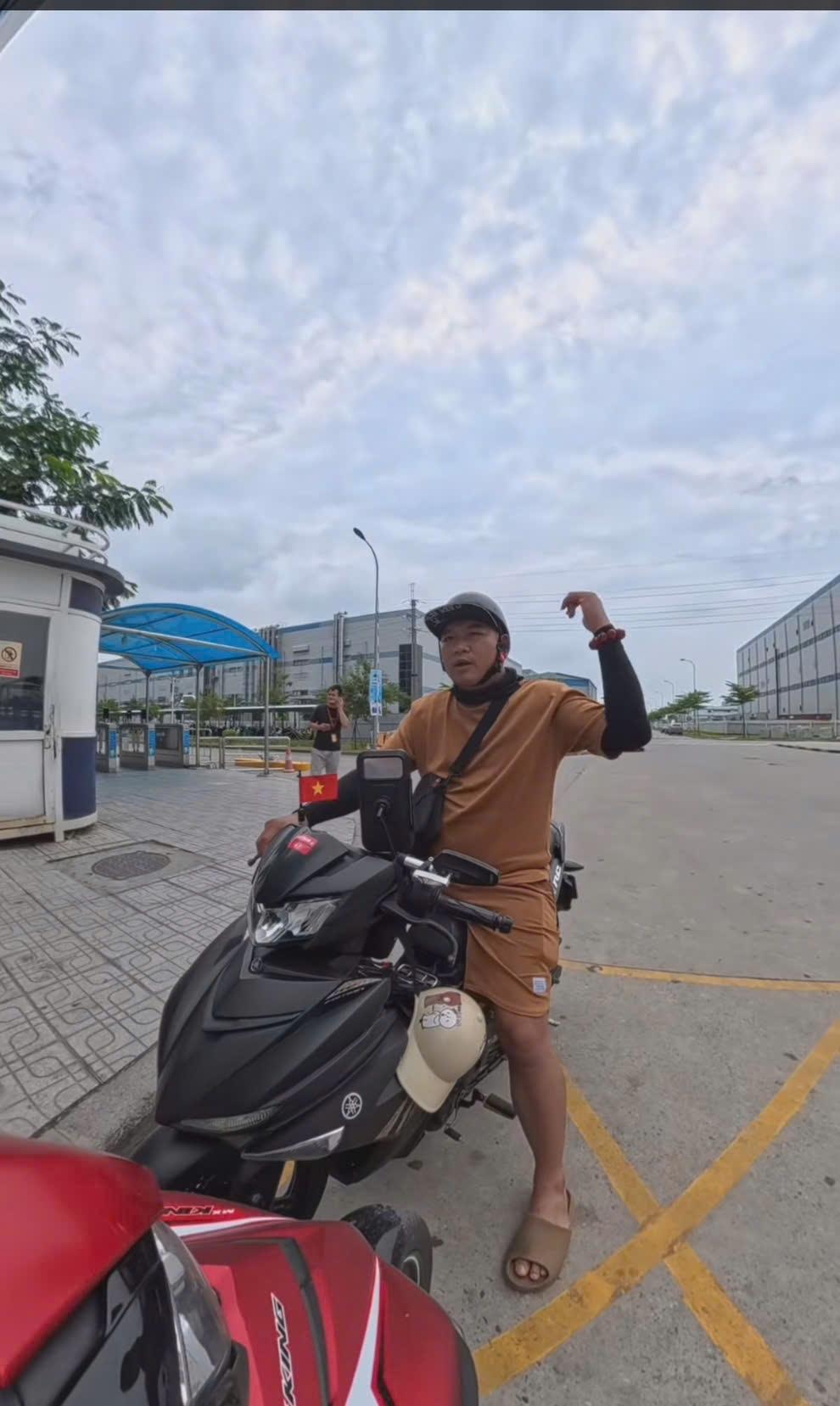 Xe ôm truyền thống và công nghệ: Những vụ ẩu đả đang trôi dần vào quá khứ tại Khu công nghiệp Vân Trung, Bắc Giang